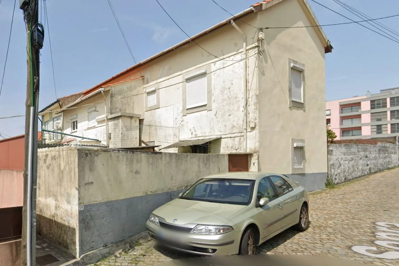 PRT/01513 Prédio Vila Nova de Gaia para investimento com 5 casas em Canidelo