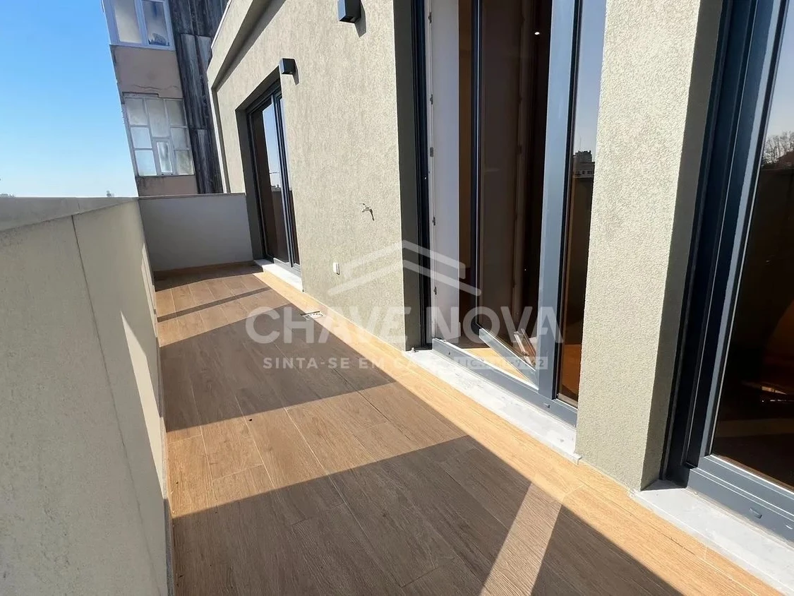PRT/01622 Apartamento T2 Novo Faria Guimarães Porto