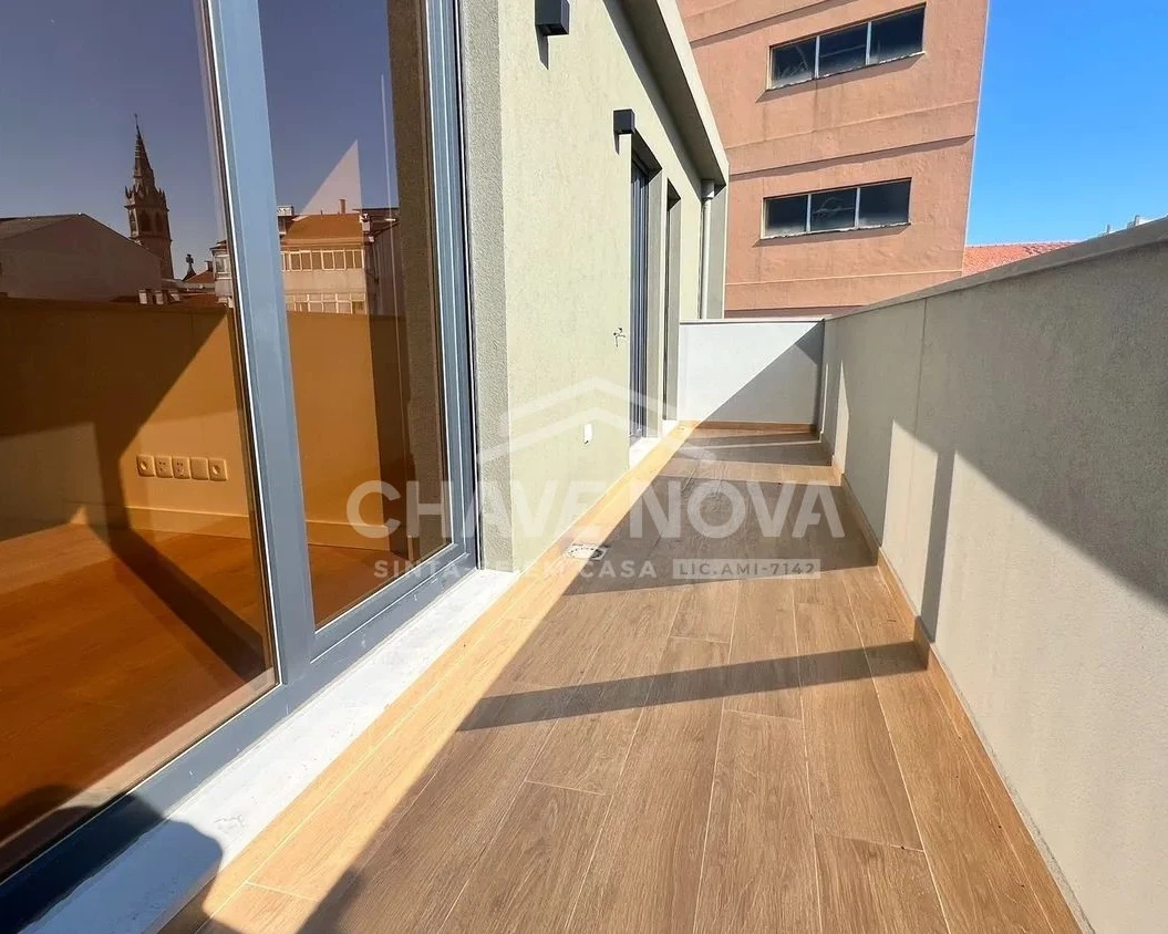 PRT/01622 Apartamento T2 Novo Faria Guimarães Porto