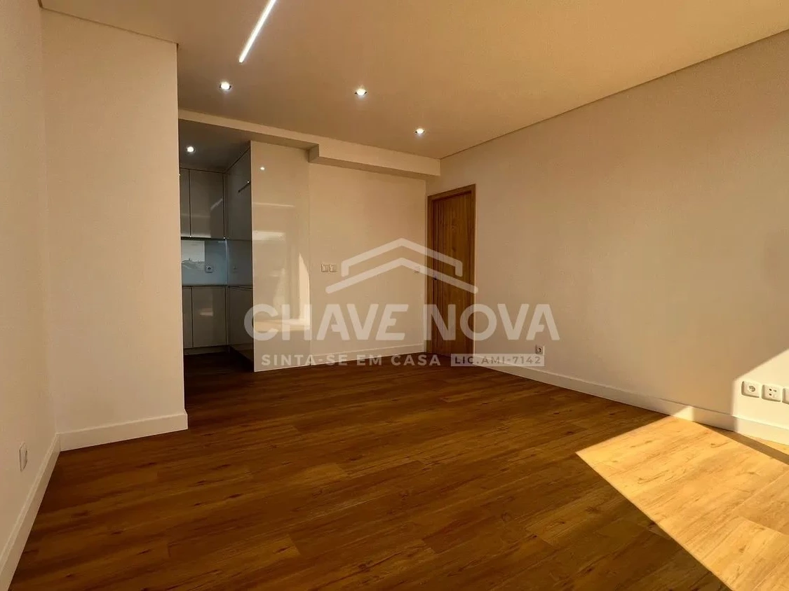 PRT/01622 Apartamento T2 Novo Faria Guimarães Porto