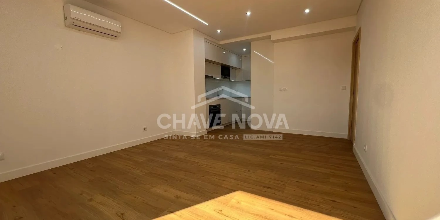 PRT/01622 Apartamento T2 Novo Faria Guimarães Porto