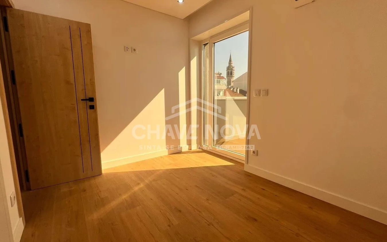PRT/01622 Apartamento T2 Novo Faria Guimarães Porto