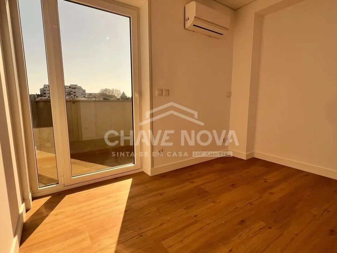 PRT/01622 Apartamento T2 Novo Faria Guimarães Porto