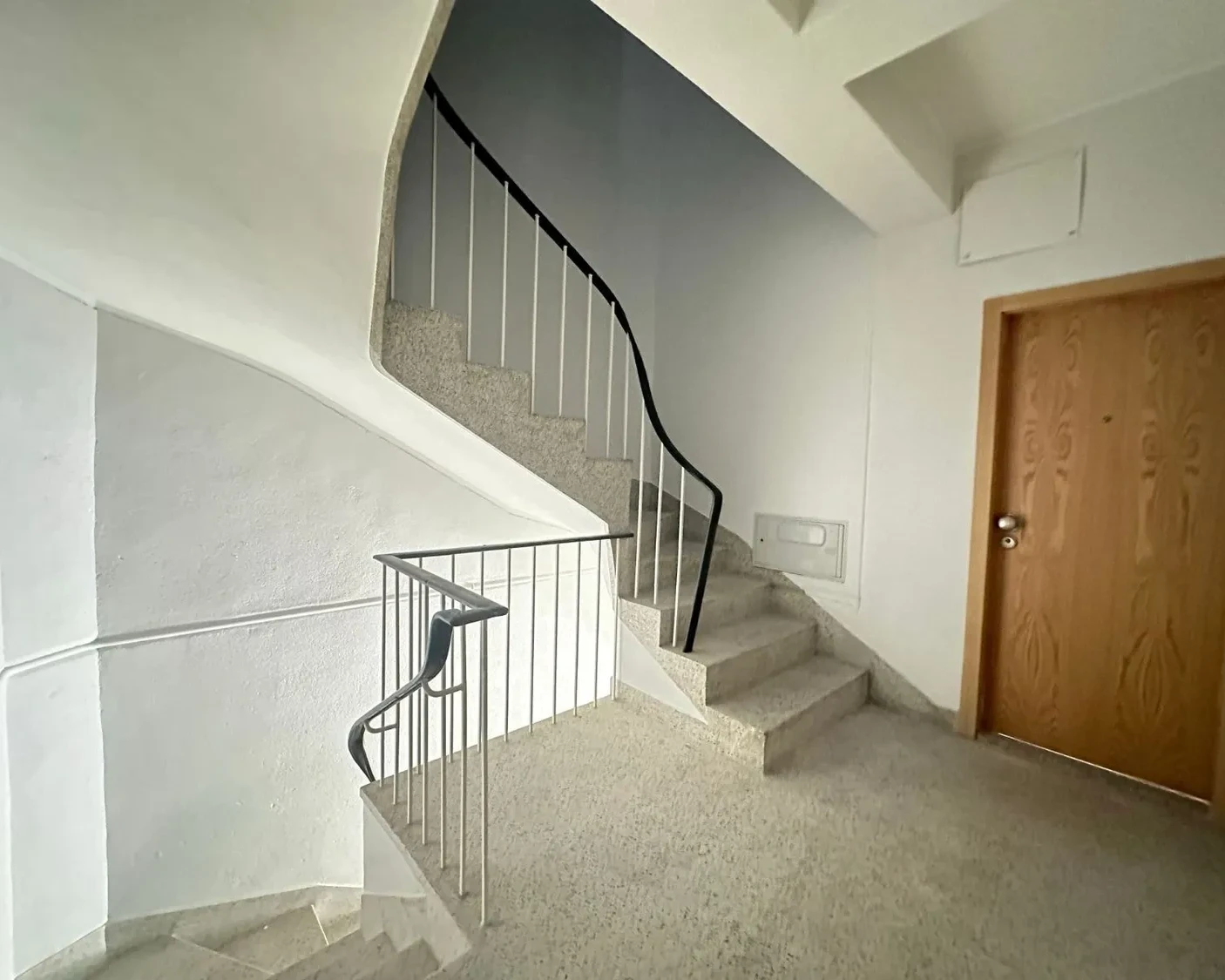 PRT/01328 Apartamento T3 Totalmente Renovado Foz Porto