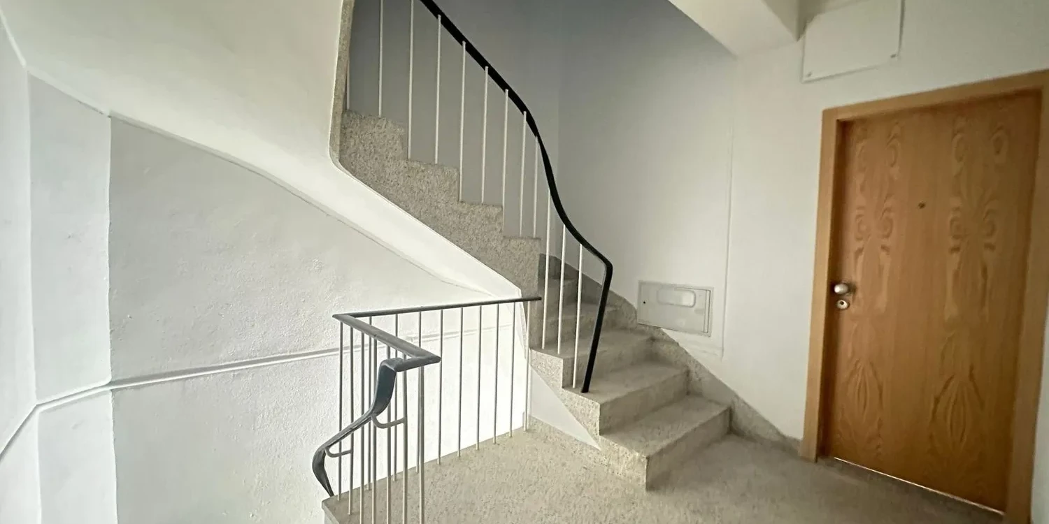 PRT/01328 Apartamento T3 Totalmente Renovado Foz Porto
