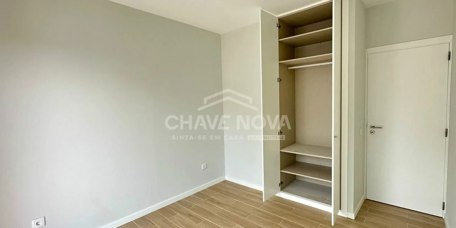 PRT/01328 Apartamento T3 Totalmente Renovado Foz Porto