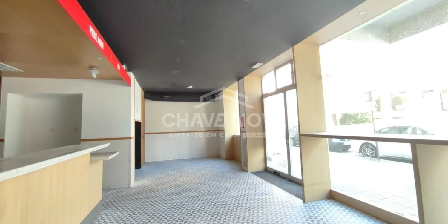 PRT/01467 Loja Espaço Comercial Rotunda da Boavista Porto