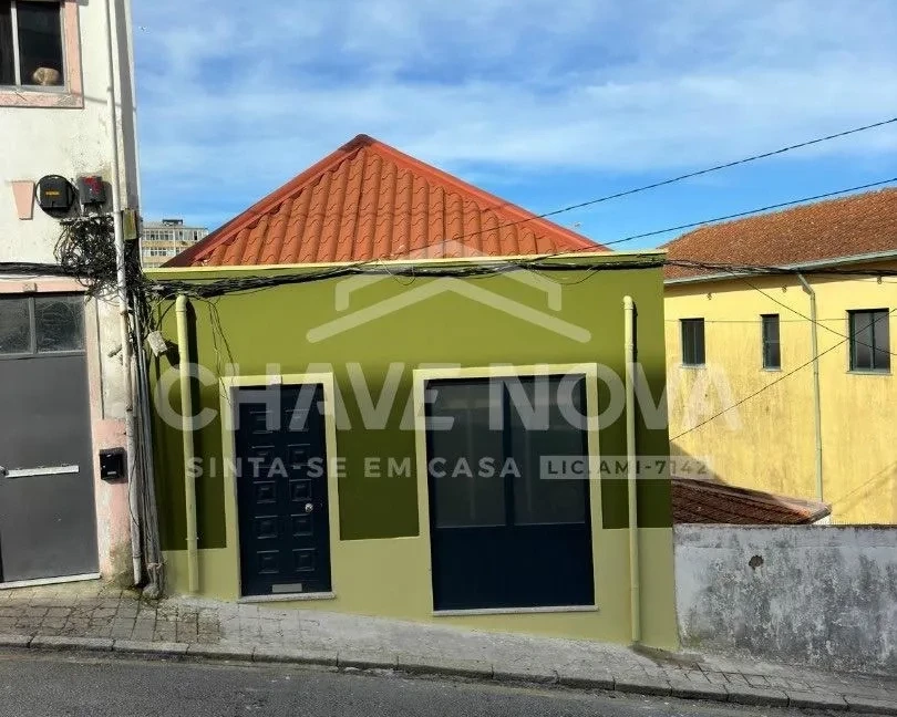 PRT/01472 Ilha Vila Nova de Gaia com 6 Habitações Junto ao Metro Santo Ovídio Vila Nova de Gaia Porto
