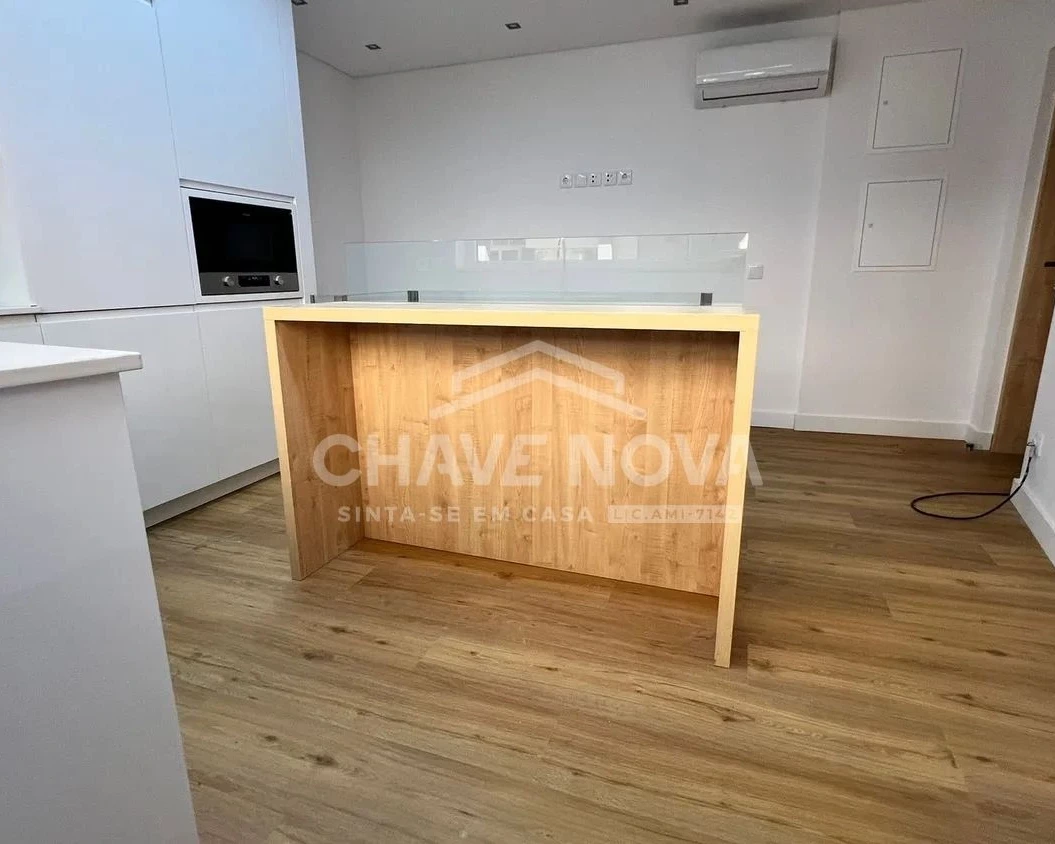 PRT/01614 Apartamento T0 Novo Duplex Studios City OnRua Faria Guimarães Porto