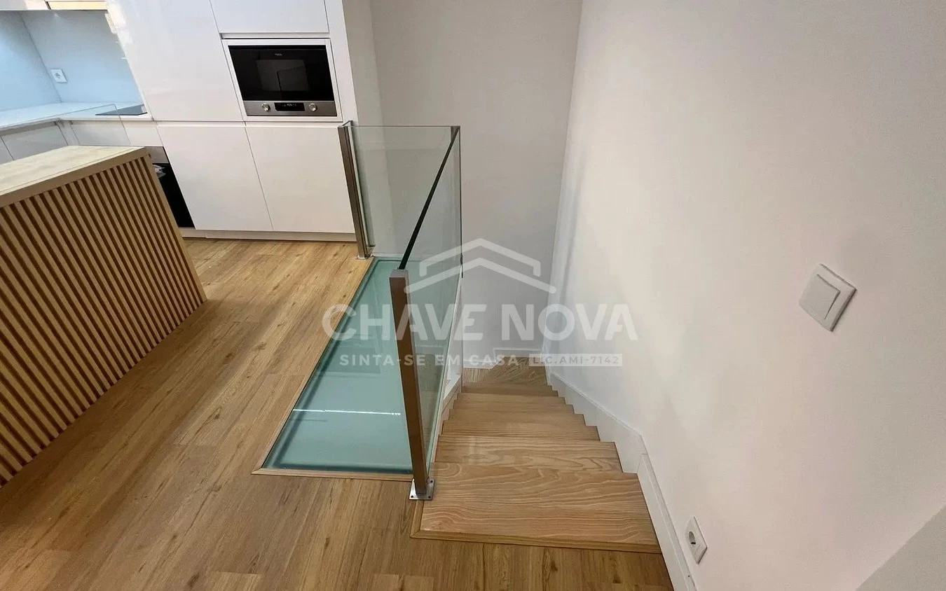 PRT/01614 Apartamento T0 Novo Duplex Studios City OnRua Faria Guimarães Porto