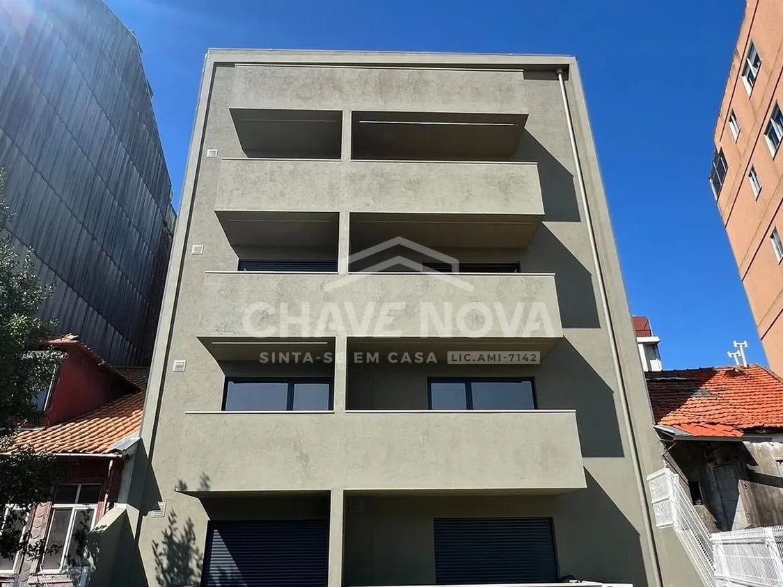 PRT/01615 Apartamento T0 Novo com Terraço Studios City On Rua Faria Guimarães Porto