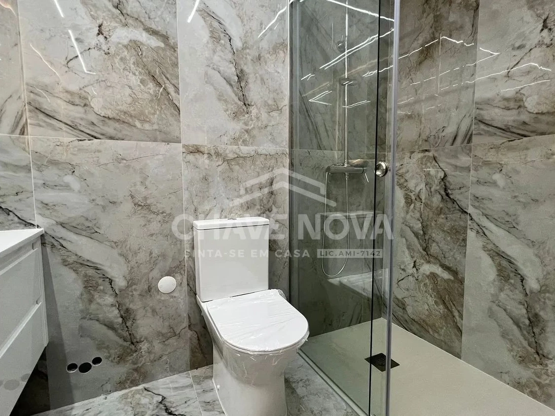 PRT/01615 Apartamento T1 Novo com Terraço Studios City On Rua Faria Guimarães Porto