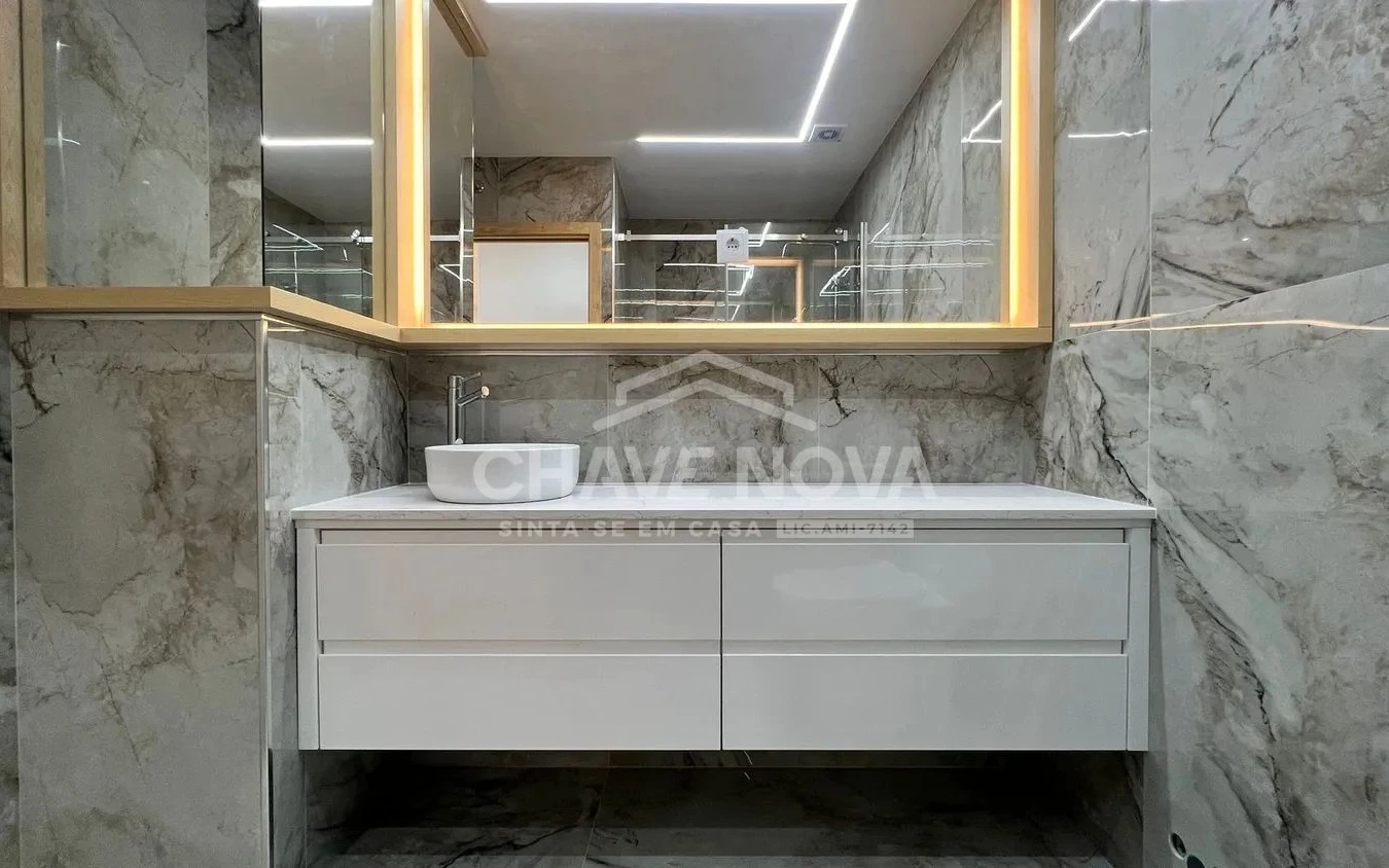 PRT/01615 Apartamento T1 Novo com Terraço Studios City On Rua Faria Guimarães Porto