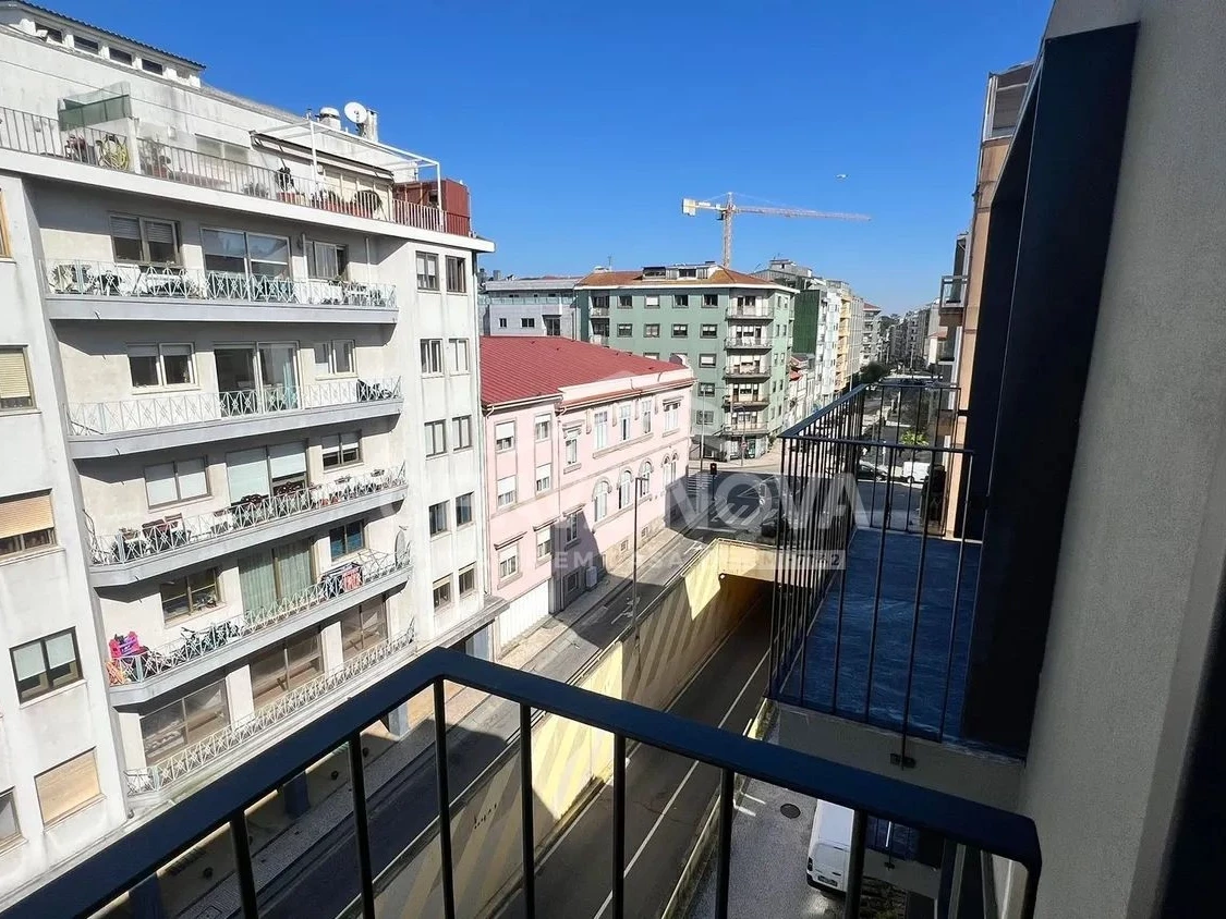 PRT/01615 Apartamento T1 Novo com Terraço Studios City On Rua Faria Guimarães Porto