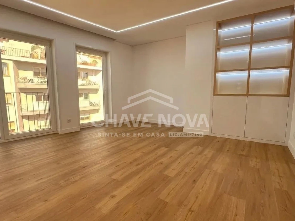 PRT/01615 Apartamento T1 Novo com Terraço Studios City On Rua Faria Guimarães Porto