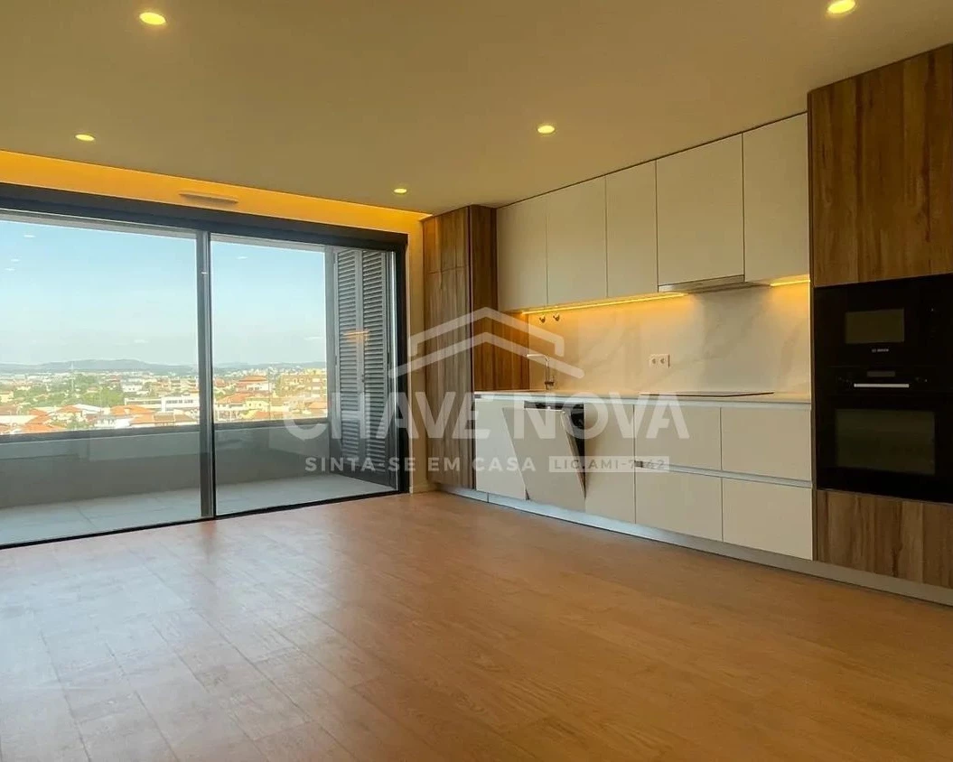 PRT/01631 Apartamento T1 Garagem Varanda Oliveira do Douro Porto