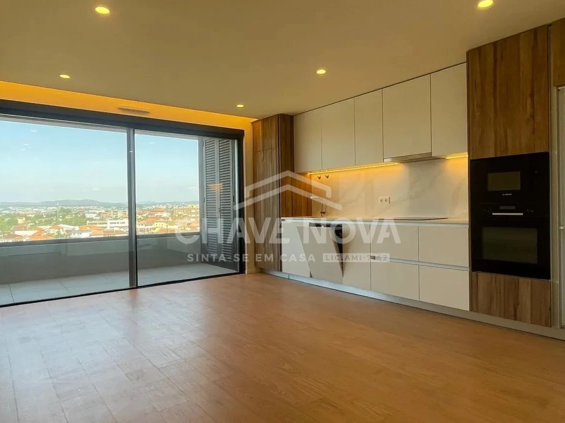 PRT/01631 Apartamento T1 Garagem Varanda Oliveira do Douro Porto