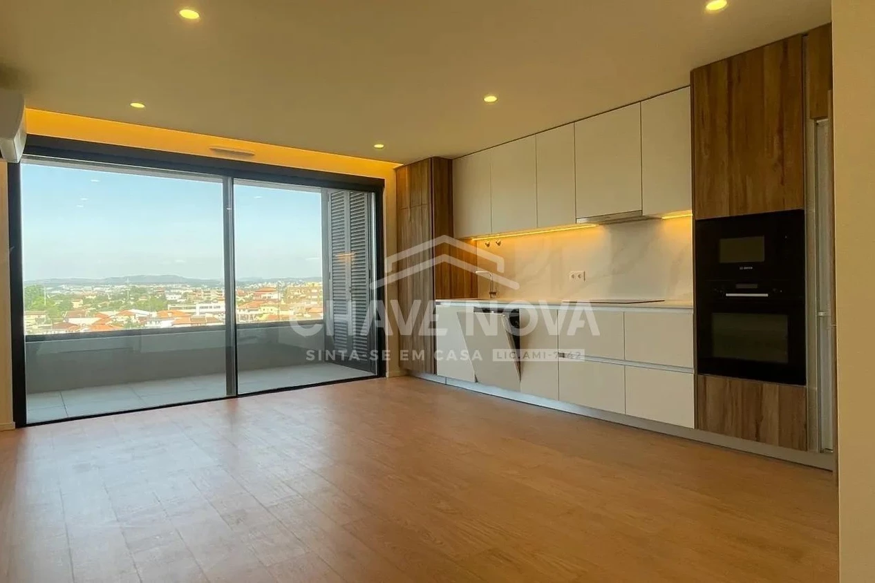 PRT/01631 Apartamento T1 Garagem Varanda Oliveira do Douro Porto