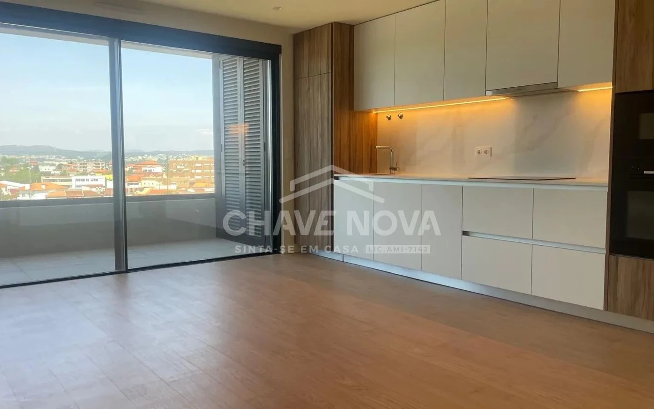 PRT/01631 Apartamento T1 Garagem Varanda Oliveira do Douro Porto