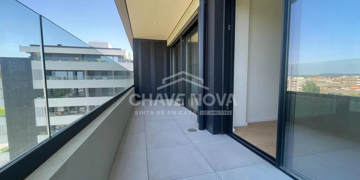 PRT/01631 Apartamento T1 Garagem Varanda Oliveira do Douro Porto