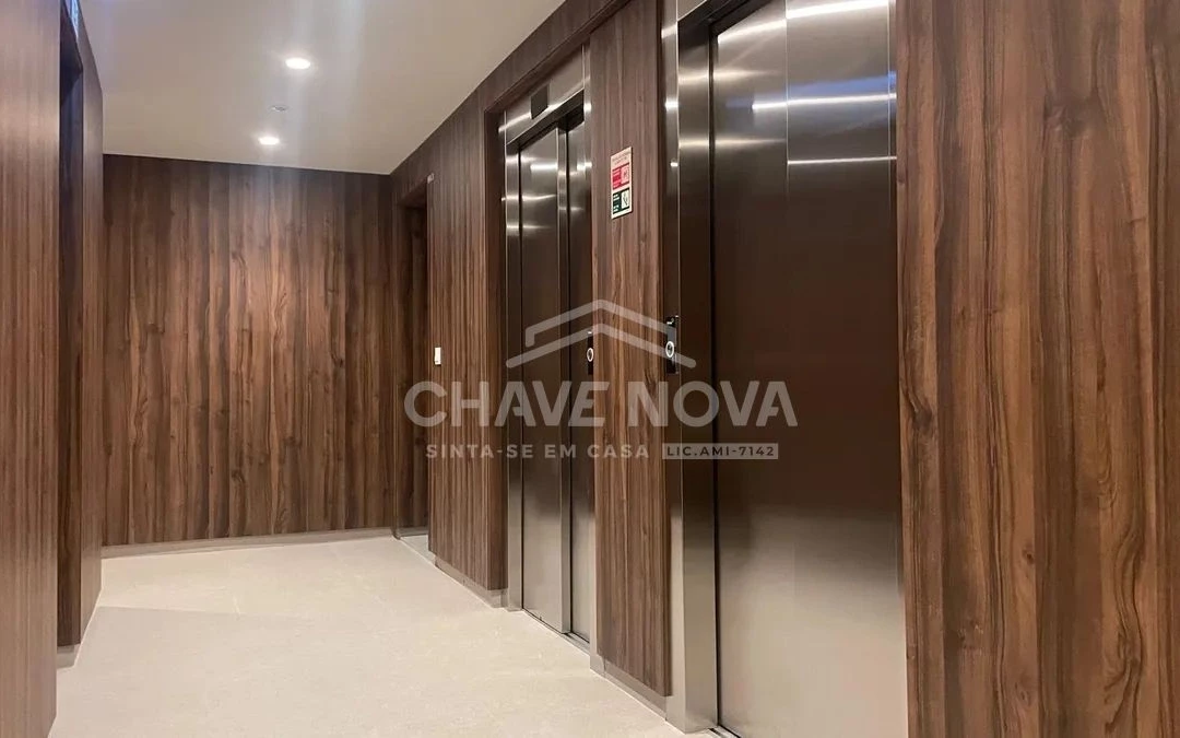 PRT/01631 Apartamento T1 Garagem Varanda Oliveira do Douro Porto