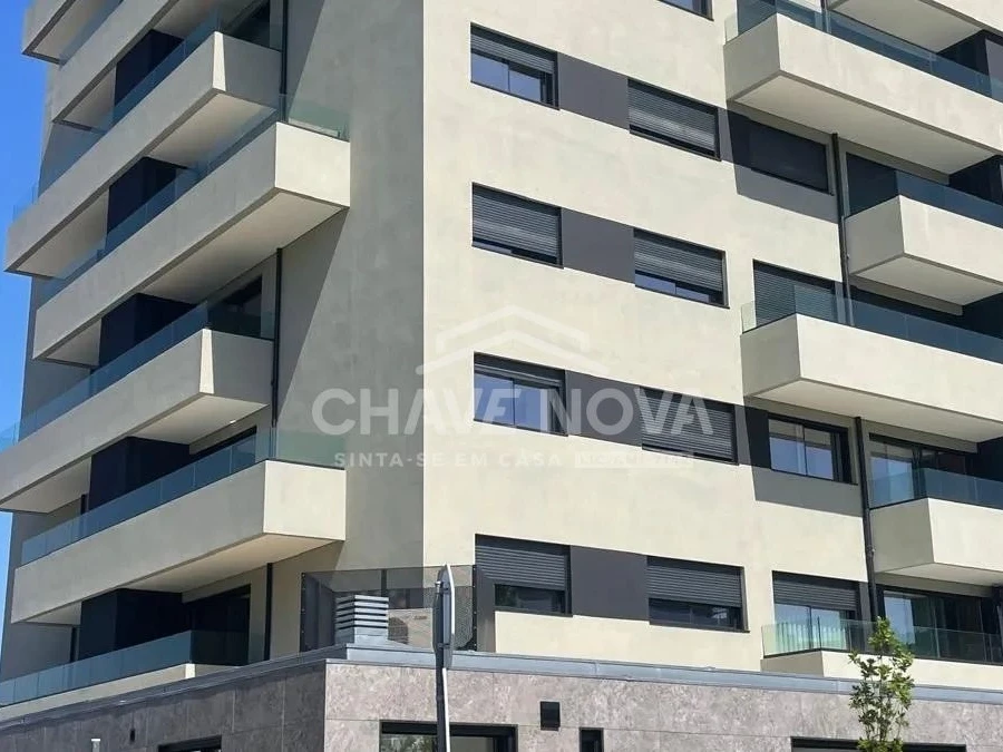 PRT/01631 Apartamento T1 Garagem Varanda Oliveira do Douro Porto