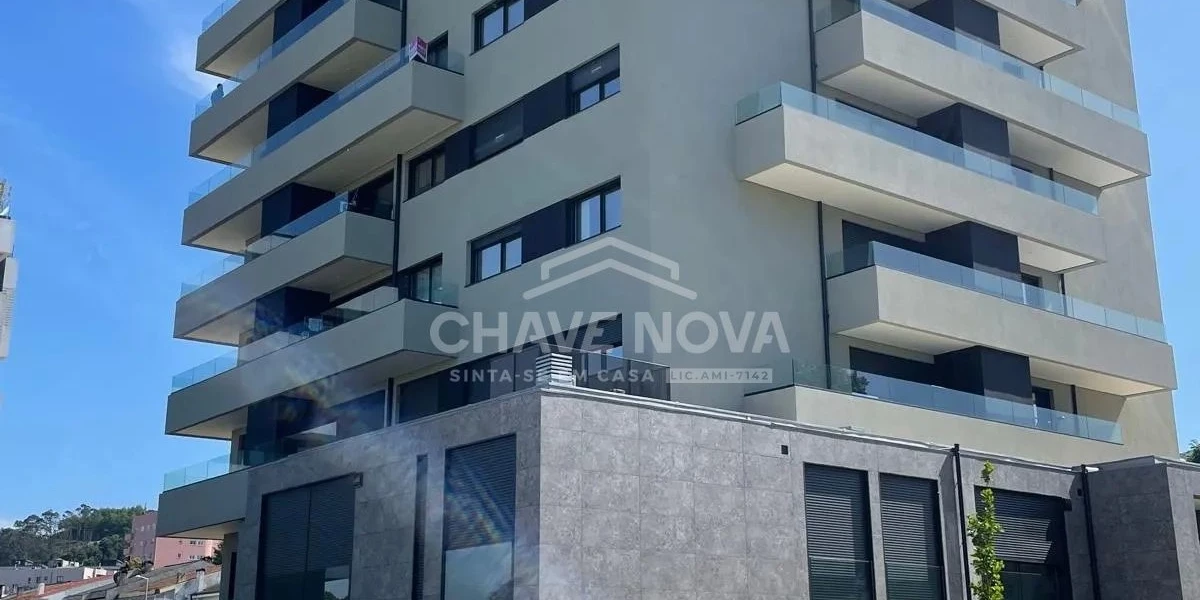 PRT/01631 Apartamento T1 Garagem Varanda Oliveira do Douro Porto