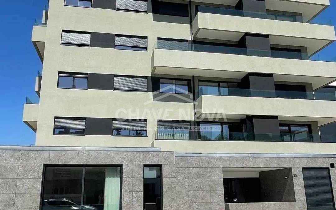 PRT/01631 Apartamento T1 Garagem Varanda Oliveira do Douro Porto