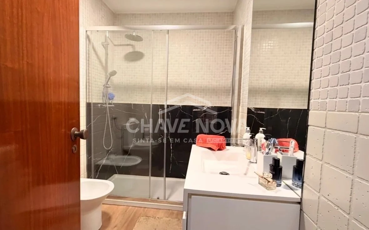 PRT/01641 Apartamento T2 Hospital Trofa Saúde Santa Marinha Vila Nova de Gaia Porto